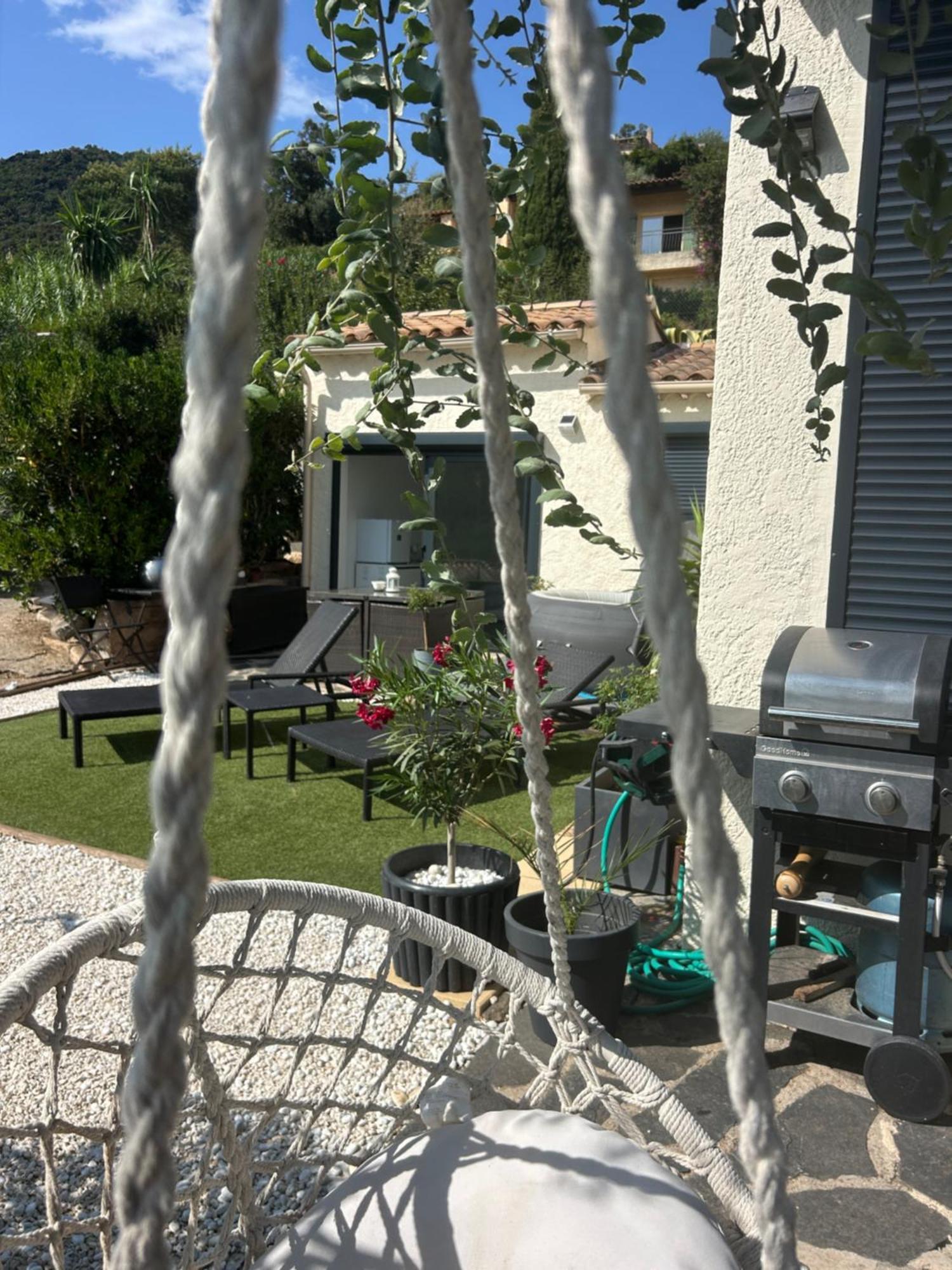 Belle Chambre Privee Avec Le Jardin Privatif Et Le Jacuzzi Cavalaire-sur-Mer Exterior foto