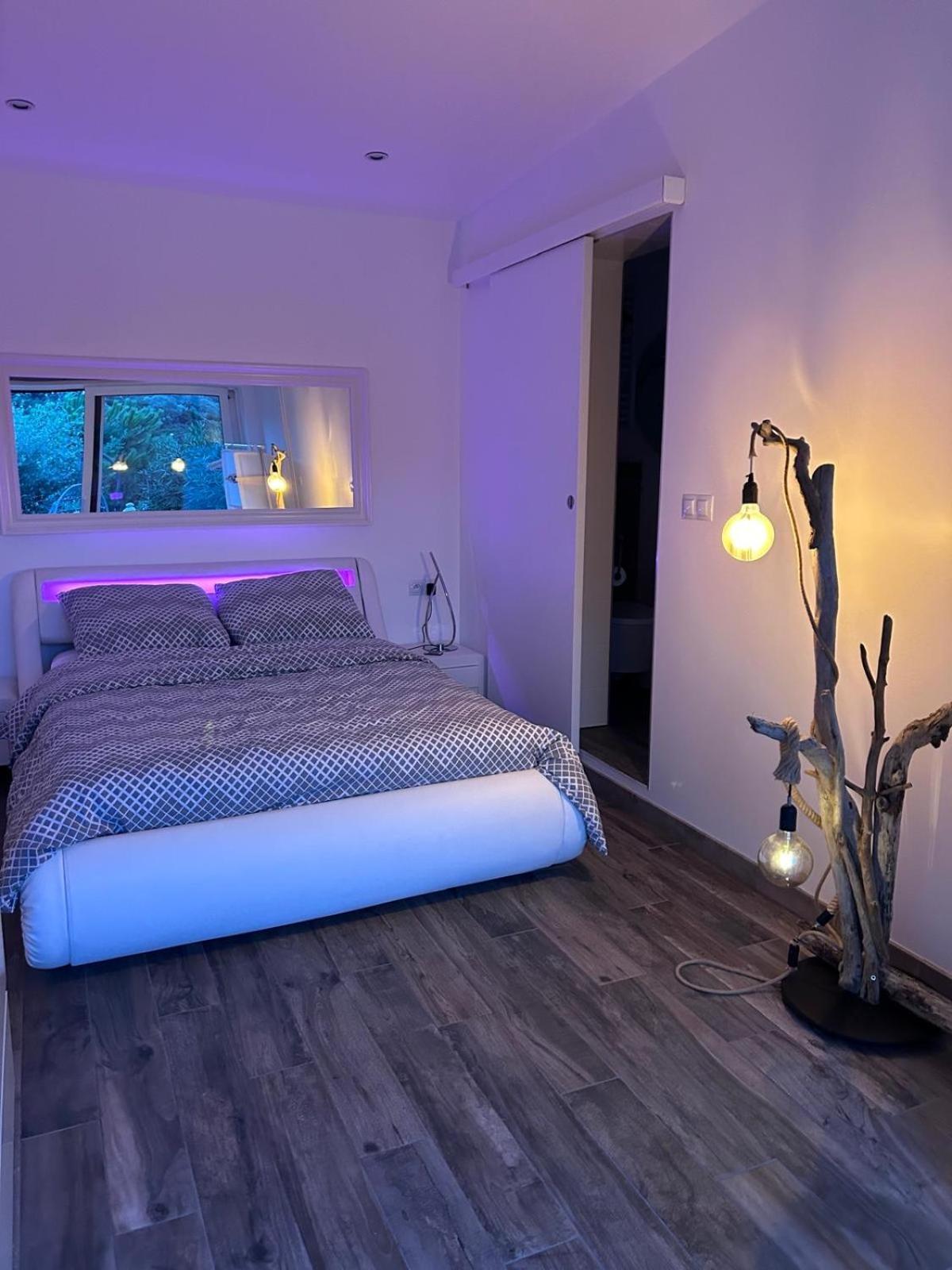 Belle Chambre Privee Avec Le Jardin Privatif Et Le Jacuzzi Cavalaire-sur-Mer Exterior foto